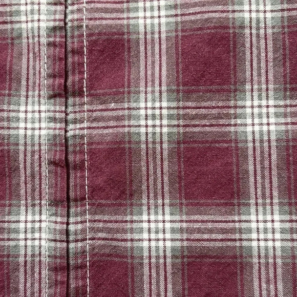 🔥4/$20 Guess Plaid Button Down - Picture 4 of 10
